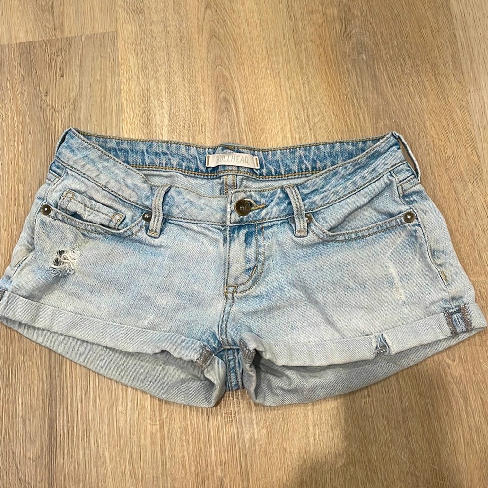 Bullhead light wash jean Shorts